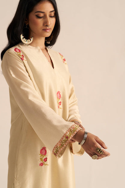 Dhiyona GF Women's Mascarpone Cream Raw Silk Embroidered Co-ord Set