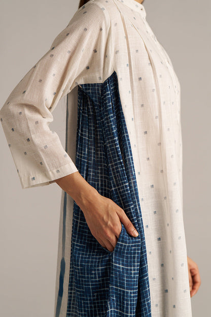 Dhiyona GF Women's Off-White and Indigo Blue Linen Co-ord Set