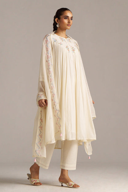 Dhiyona GF Women's Ivory Bemberg Silk Festive Kurta Set
