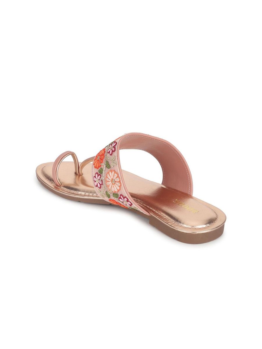 Dhiyona AK Women Ethnic Embellished One Toe Flats