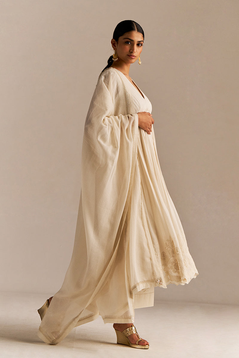 Dhiyona GF Women's Off-White Mul-Mul Anarkali Kurta Set