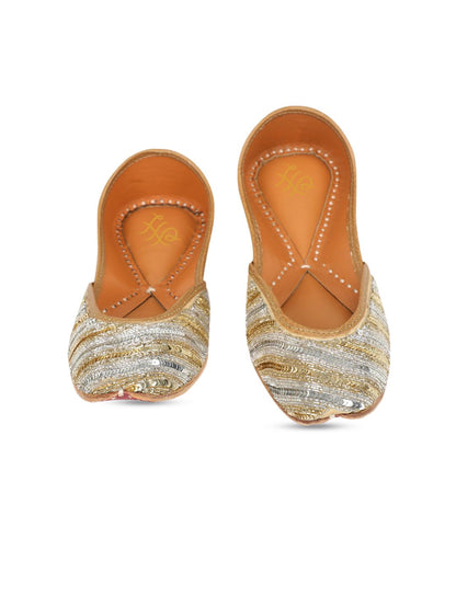 Dhiyona HOP Square Toe Ethnic Embellished Fabric Mojaris