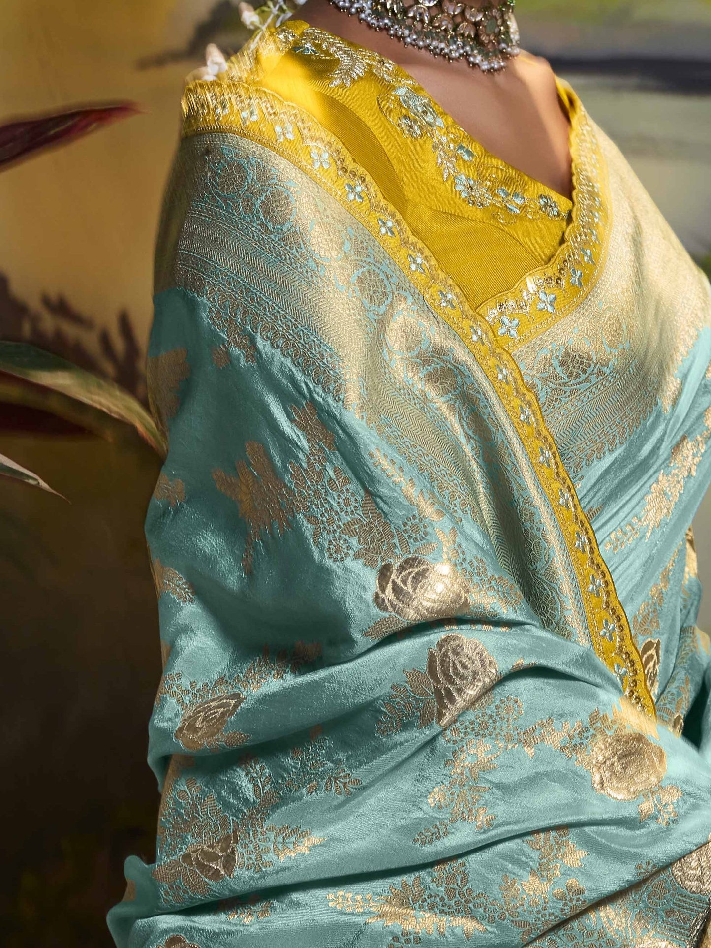 Dhiyona KM Women Sea Green Pure Dola Silk Floral Saree
