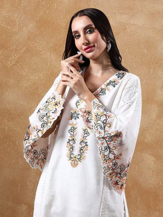 Dhiyona VA Women'sFloral Embroidered Pure Cotton Flared Sleeves V-Neck Straight Kurta With Trousers