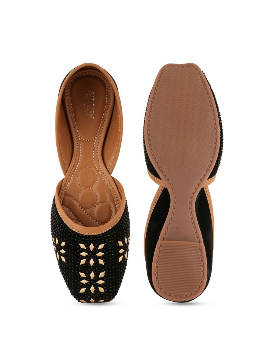 Dhiyona AK Embellished Mojaris