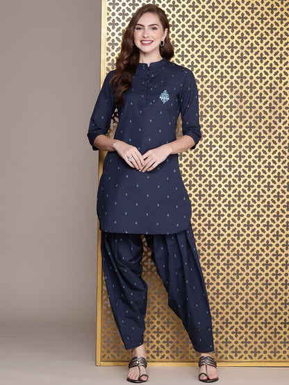 Dhiyona PD Women Women Woven design Regular Jashn Kurta with Patiala