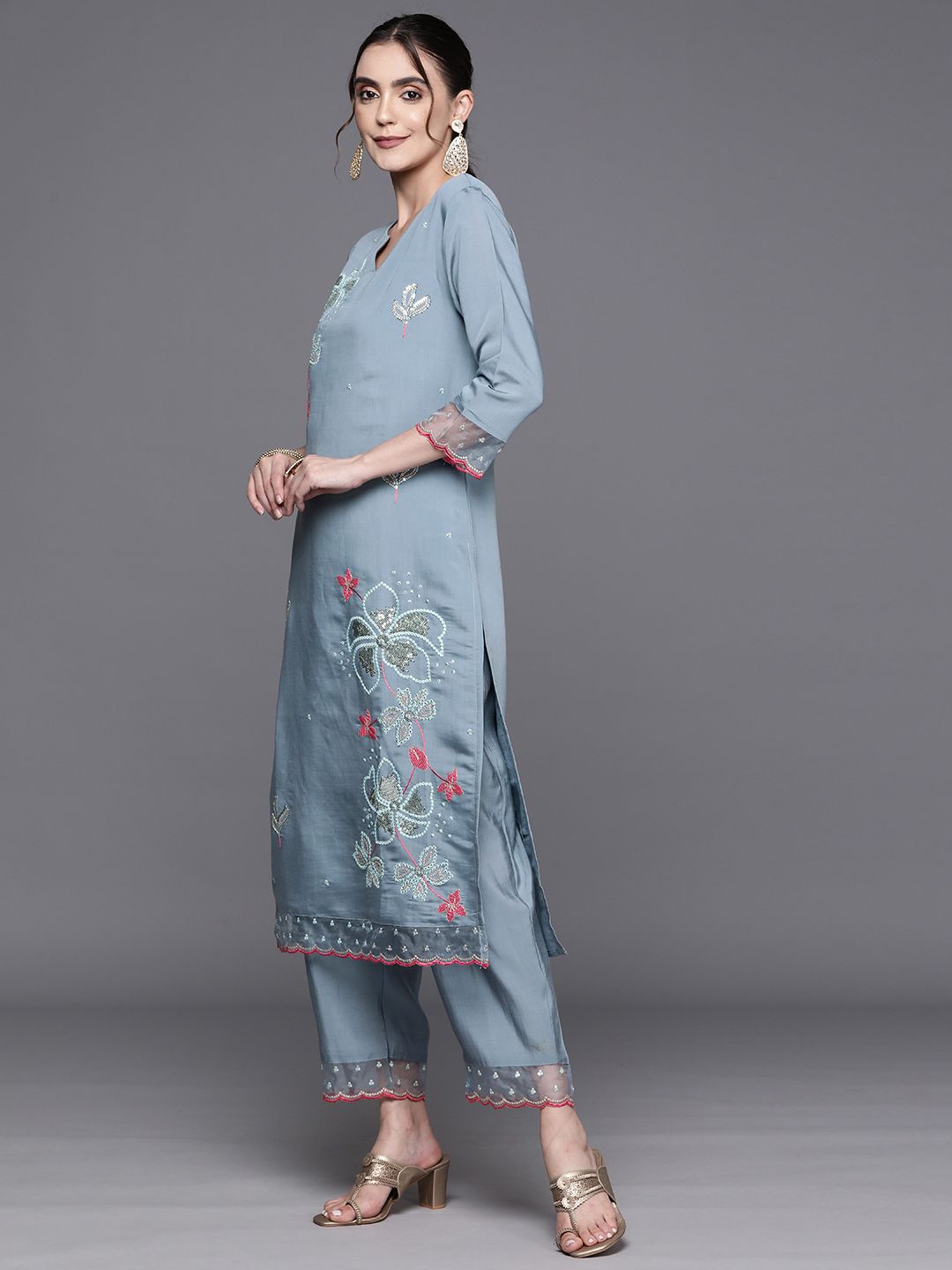 Dhiyona IE Women Floral Embroidered Regular Sequinned Kurta with Trousers & With Dupatta
