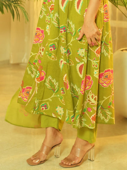 Women Floral Printed Beads &Stones Pure Cotton Kurta with Trousers & With Dupatta