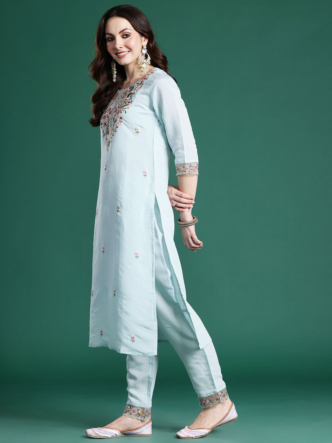 Ethnic Motifs Embroidered Thread Work Kurta with Trousers & With Dupatta