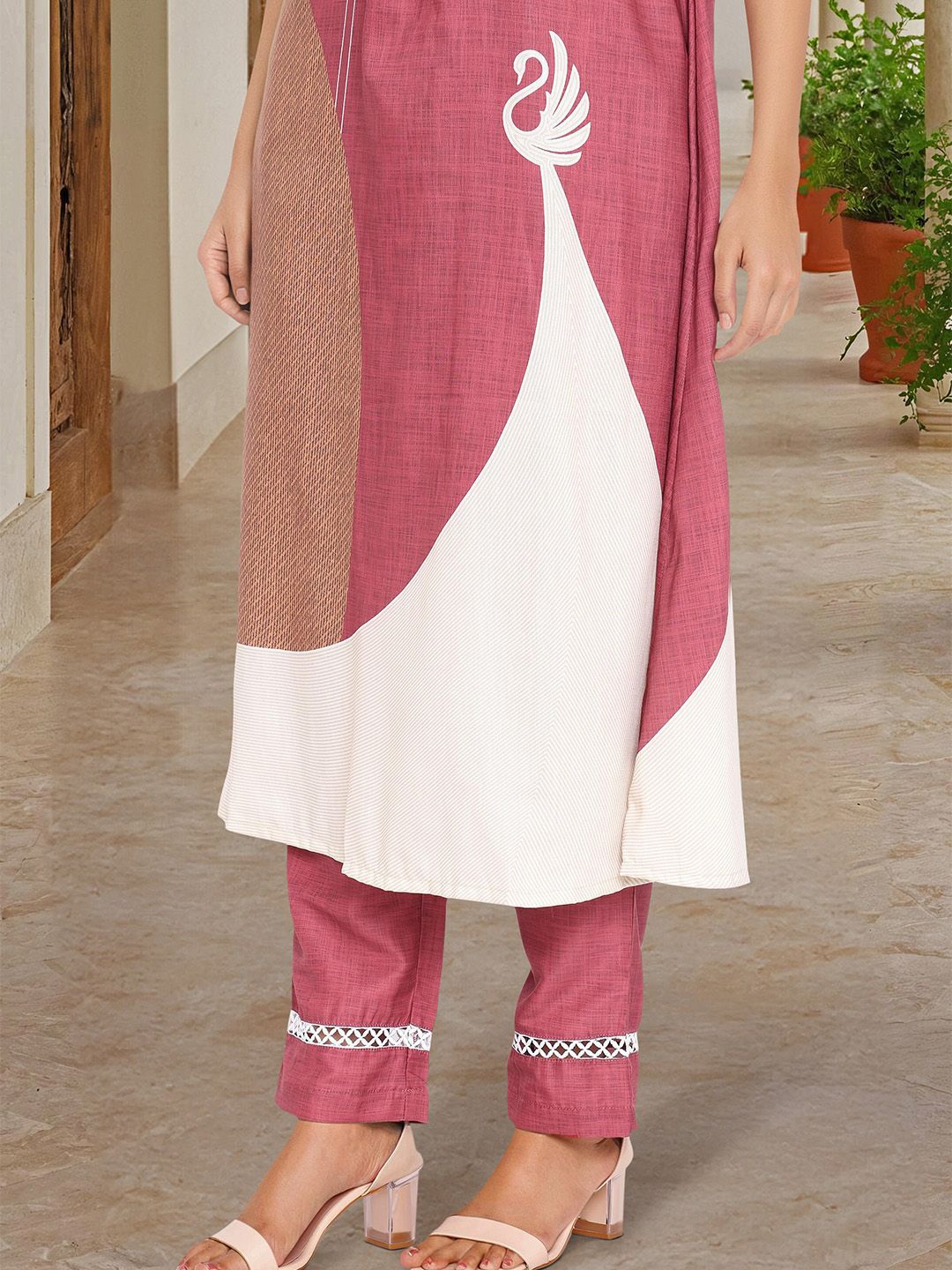Dhiyona IS Women's Ethnic Motifs Printed V-Neck A-Line Kurta With Trousers