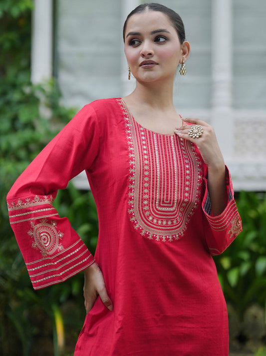 Dhiyona IE Women Ethnic Motifs Embroidered Regular Sequinned Kurta with Trousers