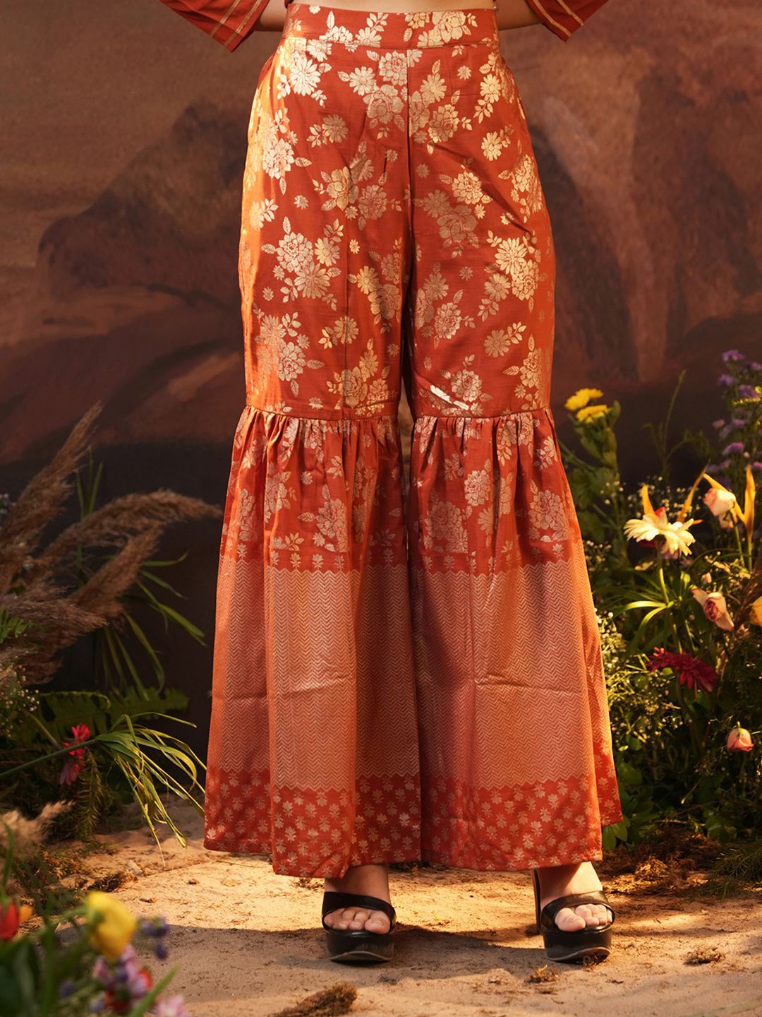 Dhiyona IS Women's Floral Printed Round Neck Three-Quarter Sleeves Kurti with Sharara & With Dupatta