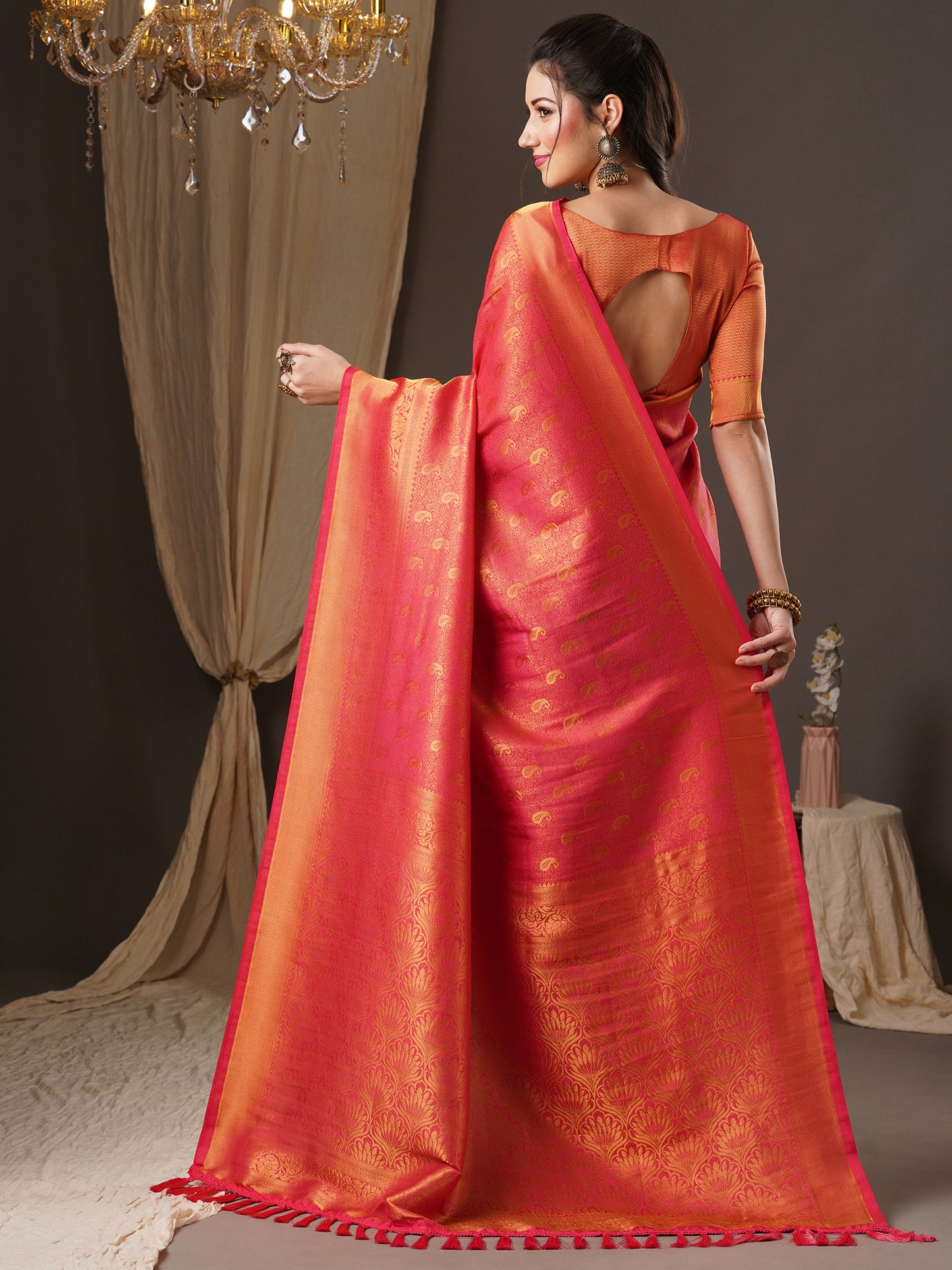 Women's Georgette Pink Woven Design Woven saree With Blouse Piece