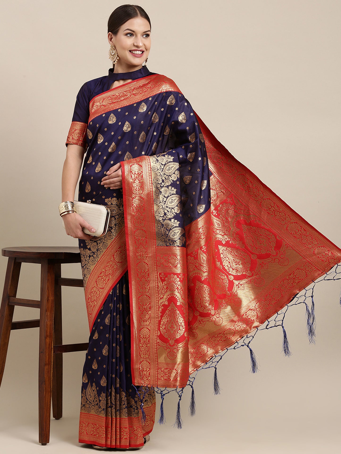Women's Kanjeevaram Silk Navy Blue Woven Design Designer Saree With Blouse Piece
