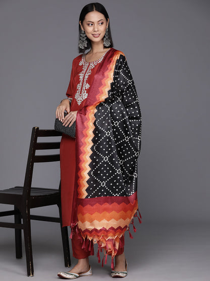 Dhiyona VR Women's Rust Zari Kurta With Solid Trouser And Dupatta Set