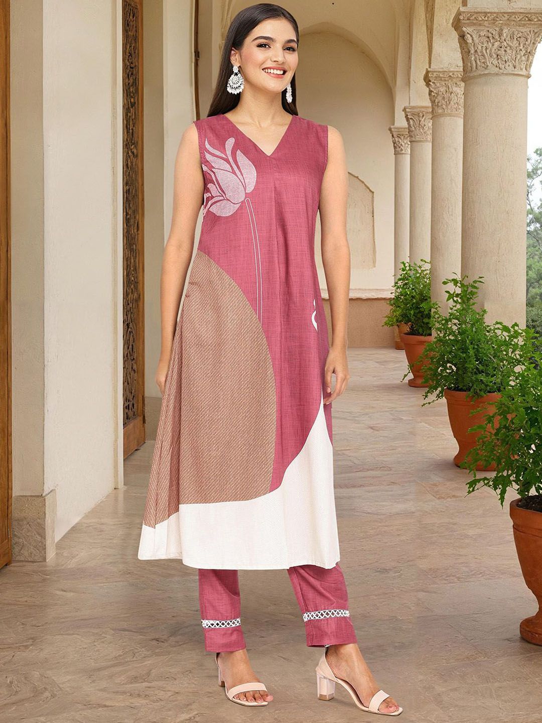 Dhiyona IS Women's Ethnic Motifs Printed V-Neck A-Line Kurta With Trousers