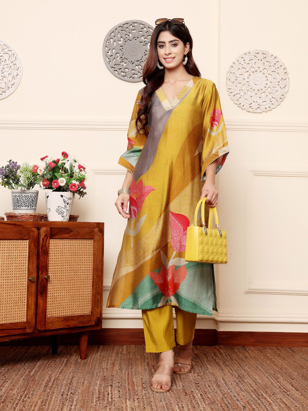 Dhiyona VA Women'sQuirky Printed V-Neck Chanderi Silk Straight Kurta With Trousers