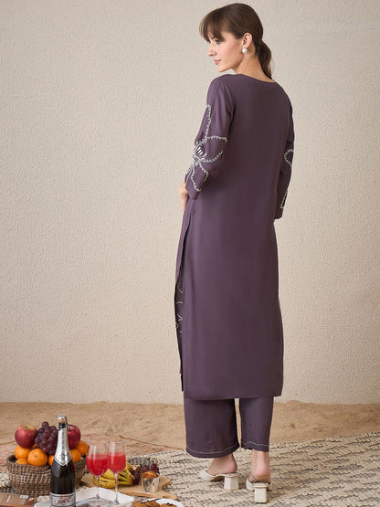 Dhiyona IE Embroidered V-Neck Straight Tunic With Palazzo
