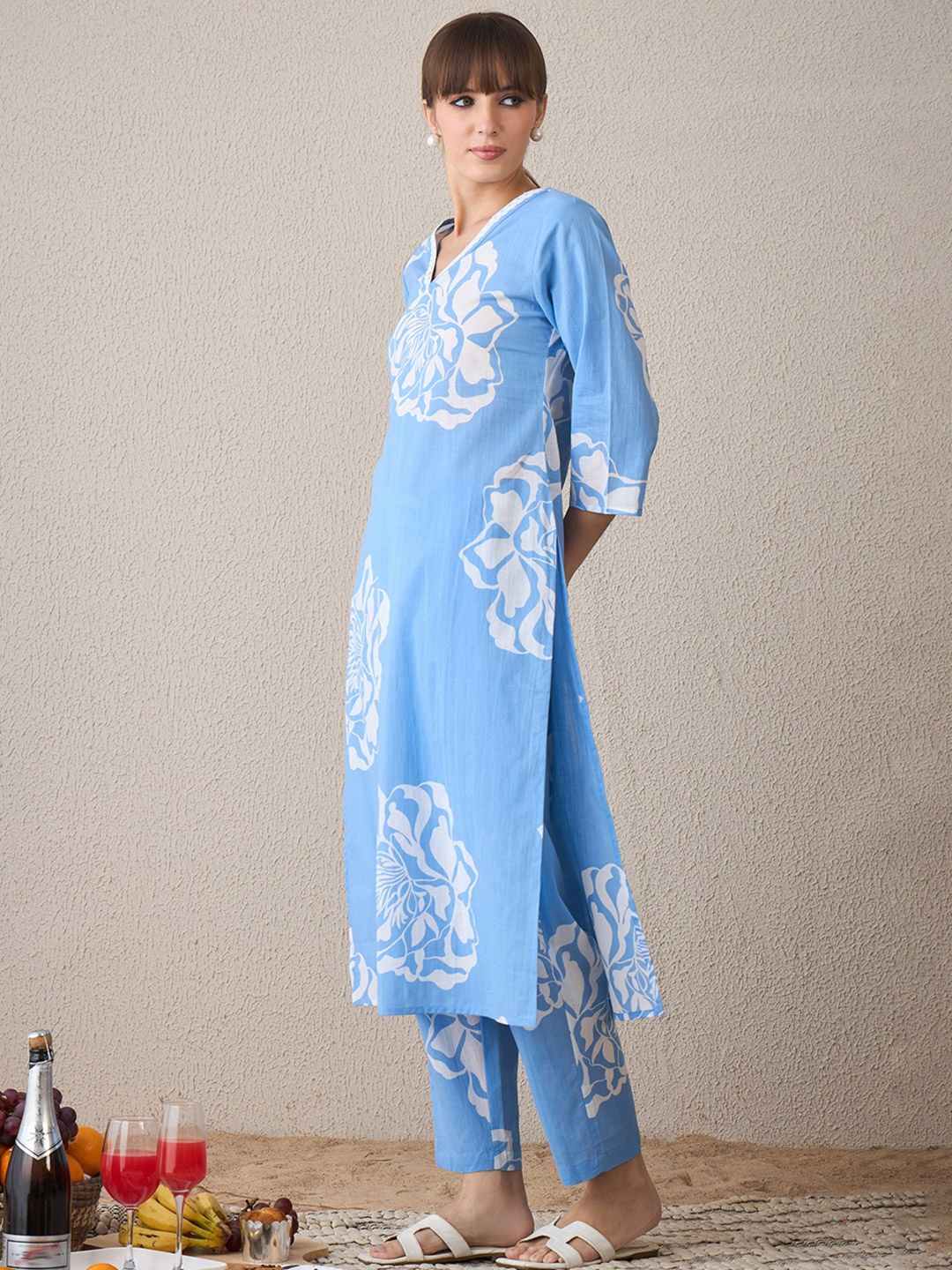 Dhiyona IE Floral Printed V-Neck Pure Cotton Straight Kurta With Trousers