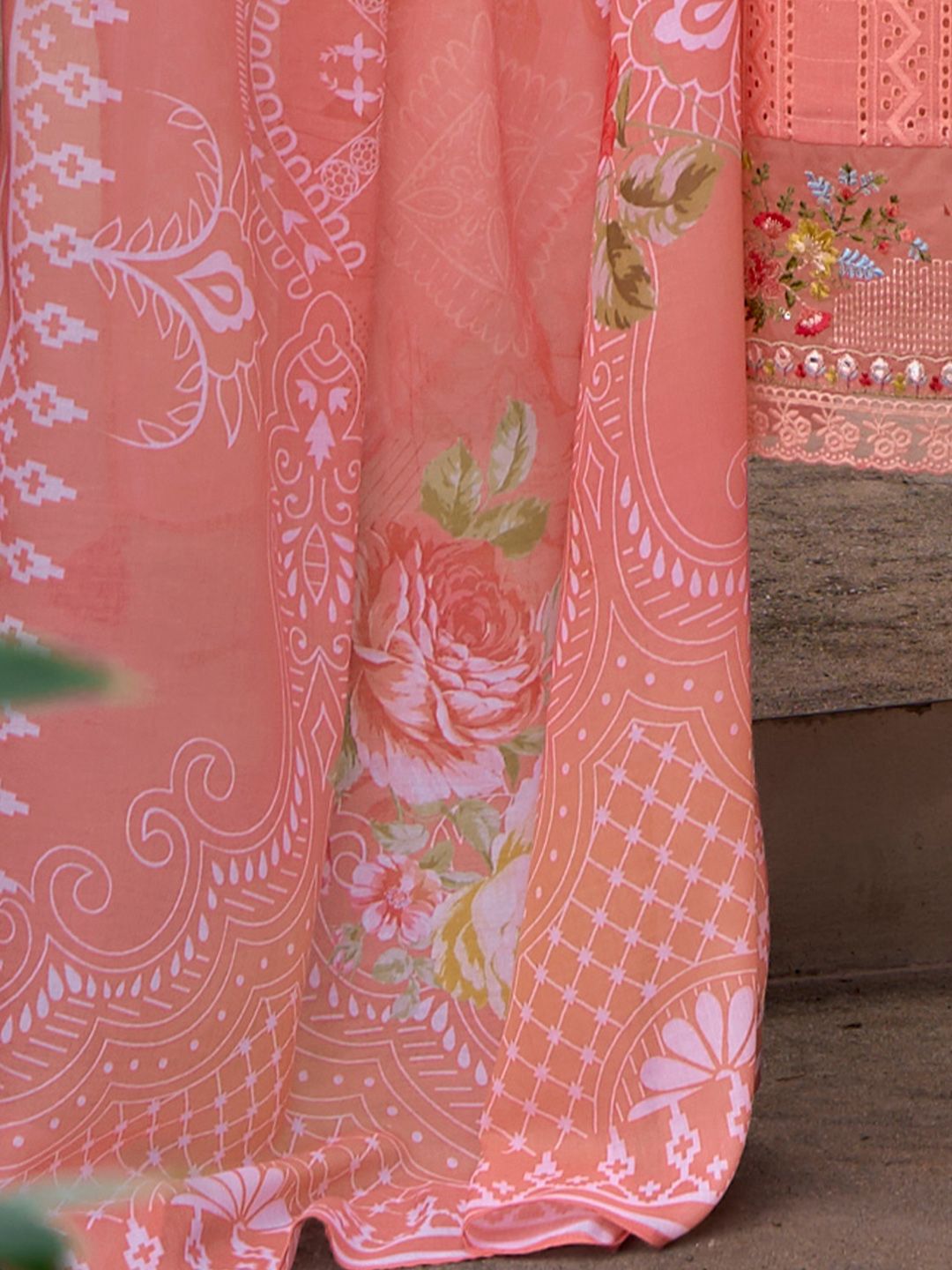 Women Floral Embroidered Regular Mirror Work Pure Cotton Kurta with Trousers & With Dupatta