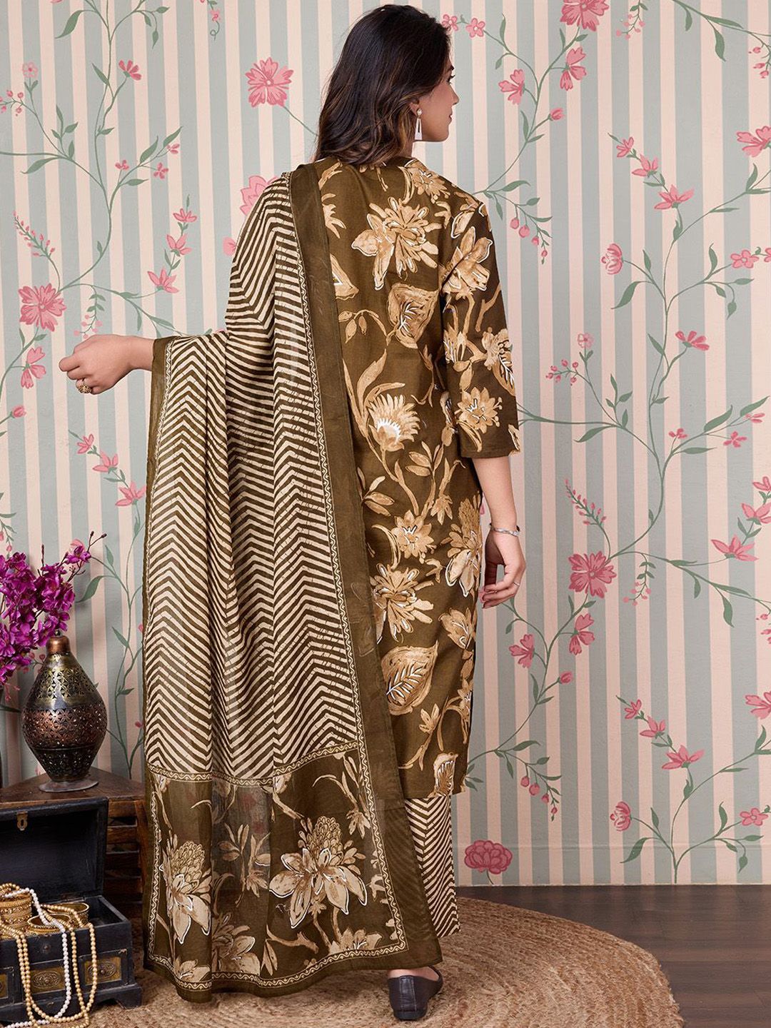 Dhiyona OD  Floral Printed Regular Pure Cotton Kurta with Trousers & Dupatta