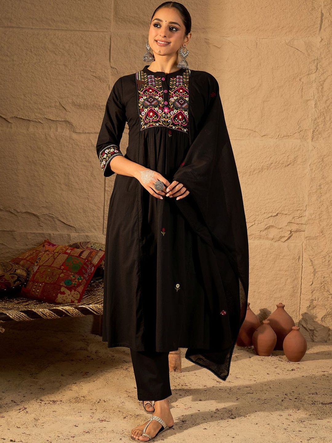 Dhiyona IE Women Ethnic Motifs Embroidered Thread Work Pure Cotton Kurta Set & Dupatta