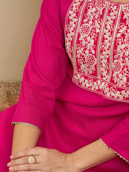 Dhiyona IE Floral Embroidered Round Neck Sequinned Machine Weave Straight Kurta