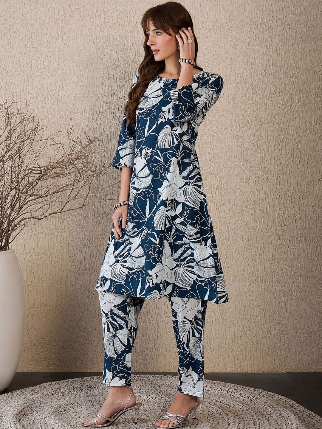 Women Floral Printed Regular Pure Cotton Kurta with Trousers