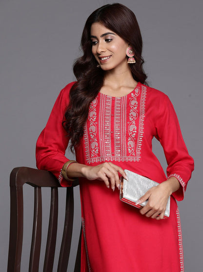 Dhiyona IE Floral Embroidered Round Neck Sequins Straight Kurta