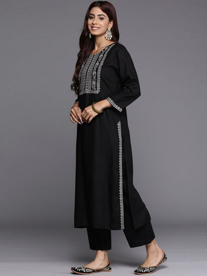 Dhiyona IE Round Neck Yoke Design Flared Sleeves Rayon Straight Kurta