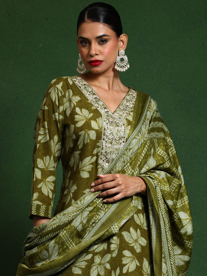 Dhiyona VA Women'sFloral Printed V-Neck Straight Kurta With Trousers And Dupatta