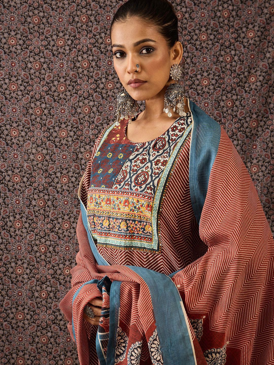 Dhiyona IE Women Ethnic Motifs Printed Regular Sequinned Pure Cotton Kurta with Trousers & With Dupatta