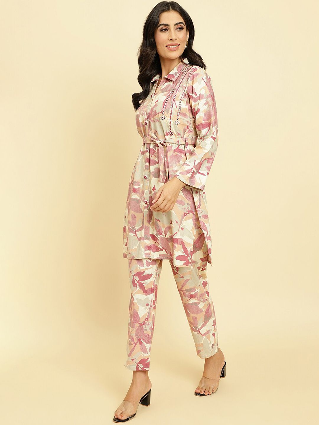 Dhiyona VA Women'sFloral Printed Regular Mirror Work Kurta with Trousers