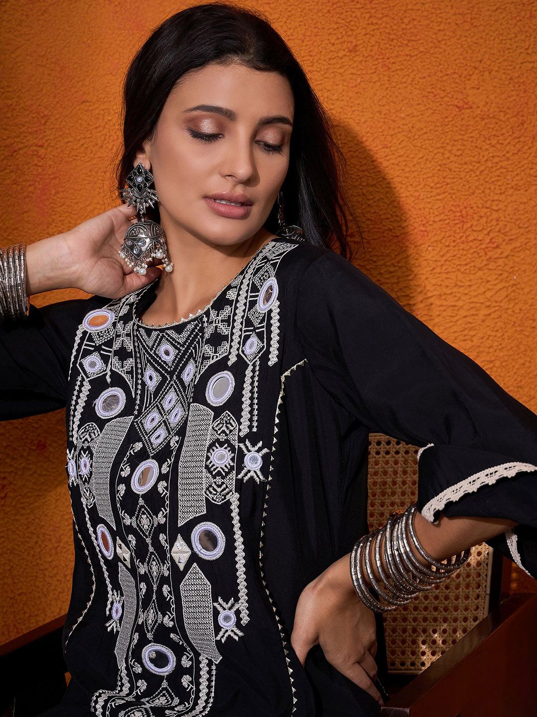 Dhiyona SN Women's Floral Embroidered Regular A-Line Kurta with Palazzo