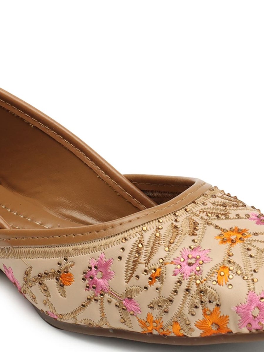 Dhiyona AK Cream-Coloured & Pink Embroidered Ethnic Mojaris