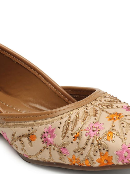 Dhiyona AK Cream-Coloured & Pink Embroidered Ethnic Mojaris