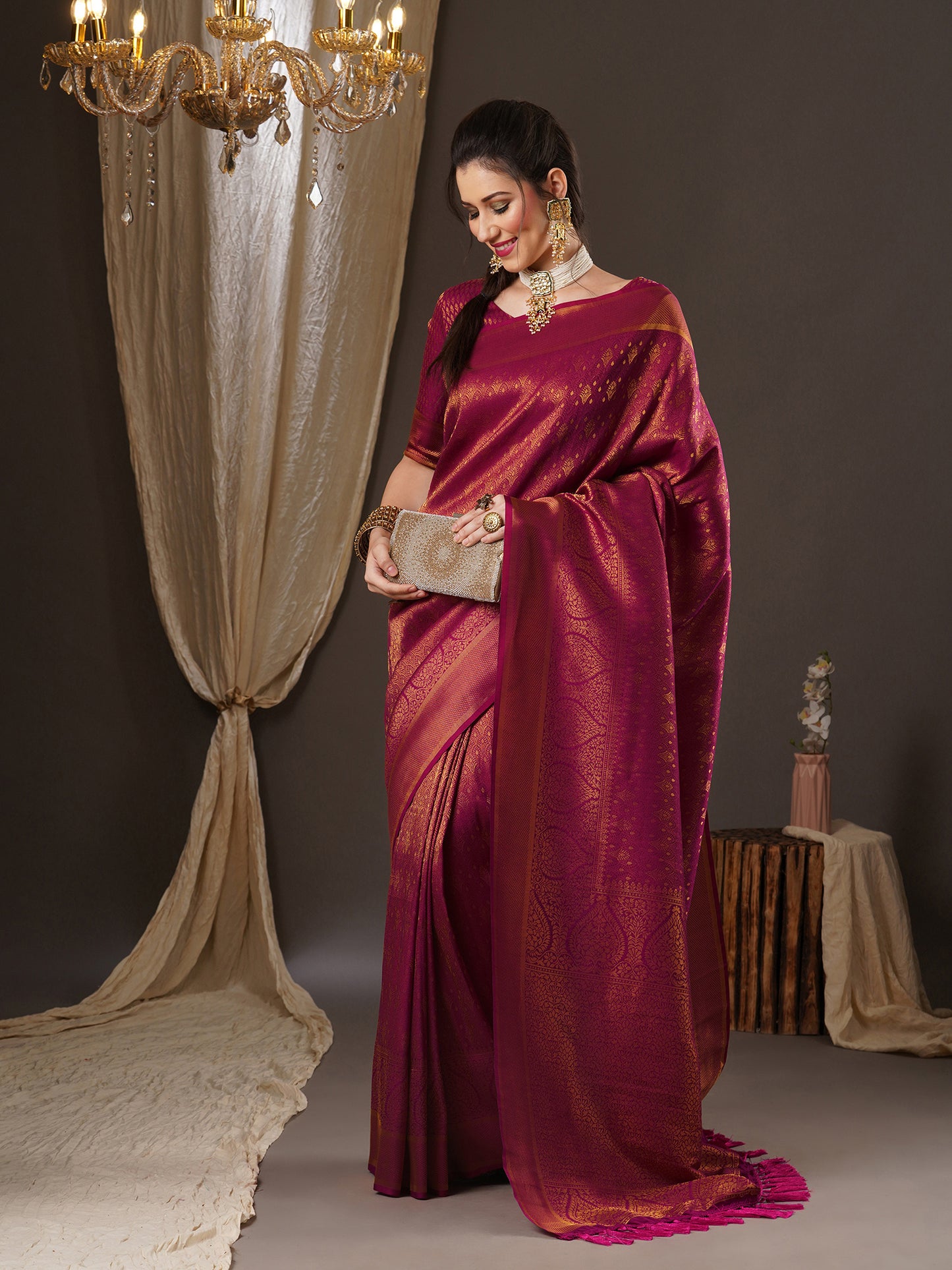 Women's Georgette Pink Woven Design Woven saree With Blouse Piece