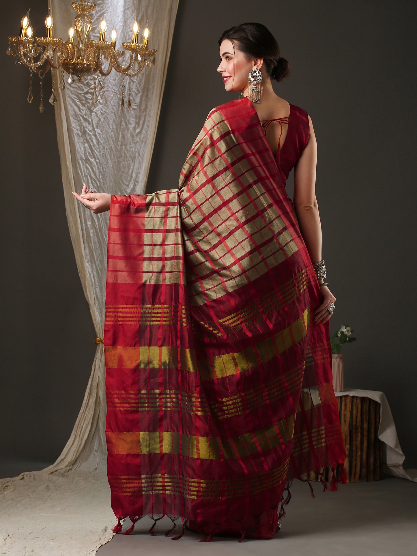 Women's Aura Silk Cream Woven Design Designer Saree With Blouse Piece