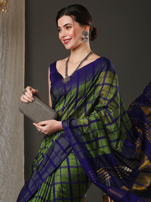 Women's Aura Silk Green Woven Design Designer Saree With Blouse Piece
