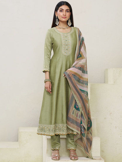 Dhiyona CH Women Floral Yoke Design Kurta with Trousers & Dupatta