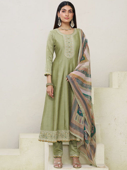 Dhiyona CH Women Floral Yoke Design Kurta with Trousers & Dupatta