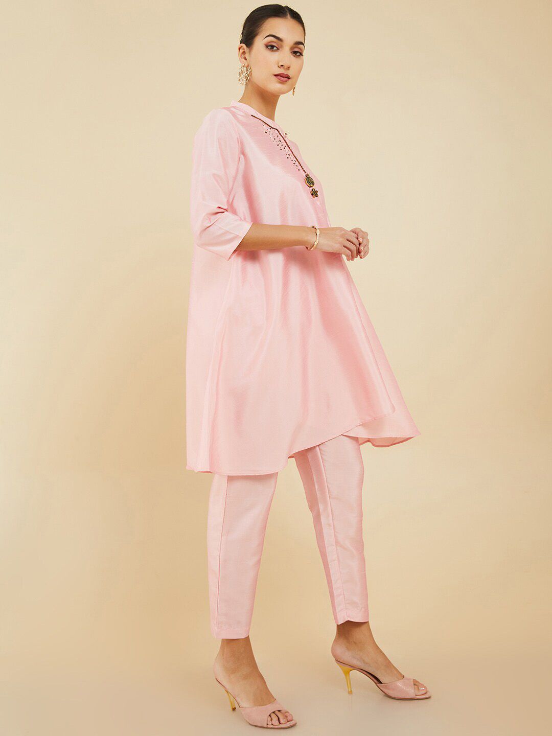 Dhiyona SO Women's Women Pink Kurta with Trousers