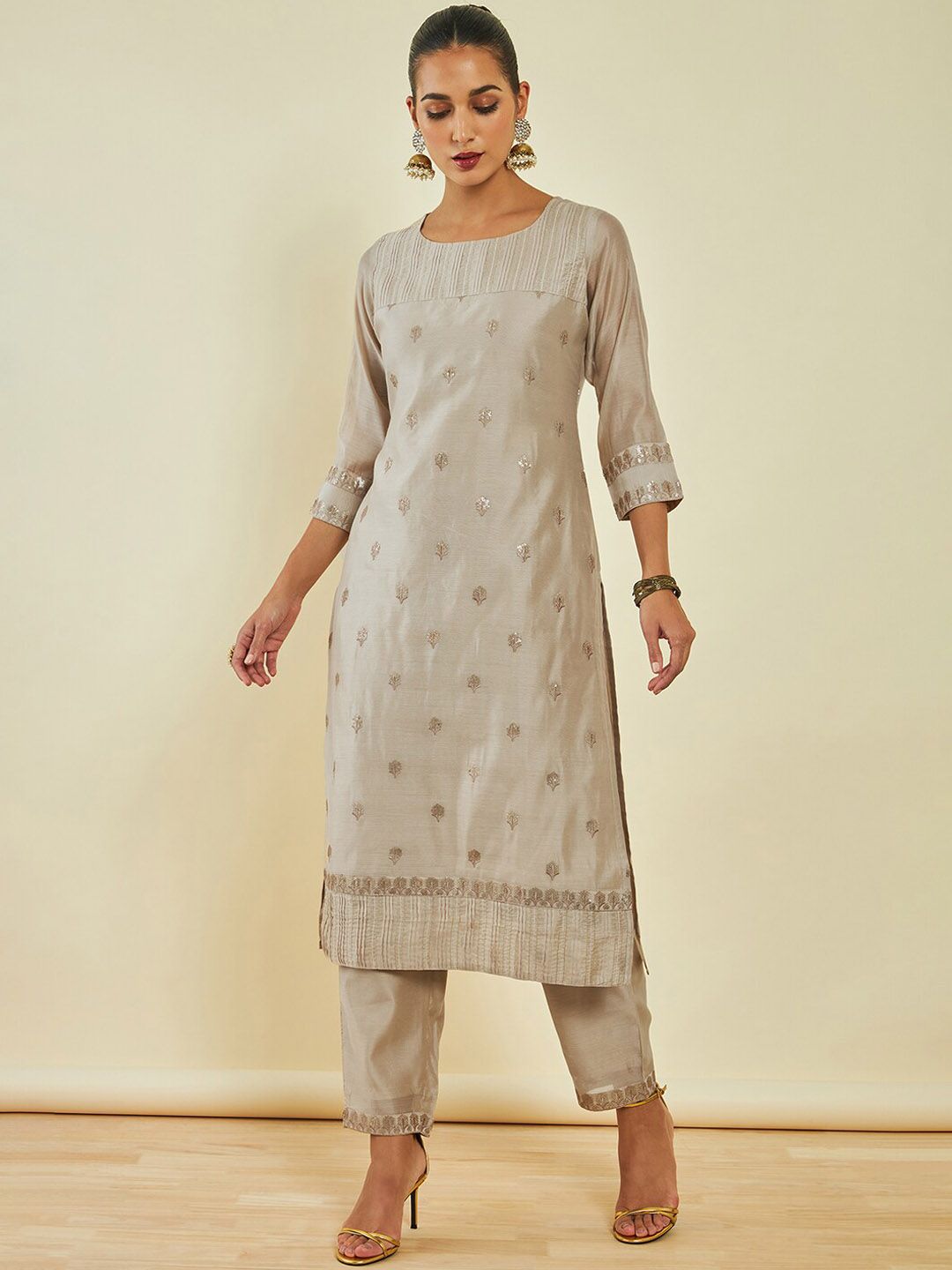 Dhiyona SO Women's Sequinned Embellished Chanderi Silk Kurta With Trousers