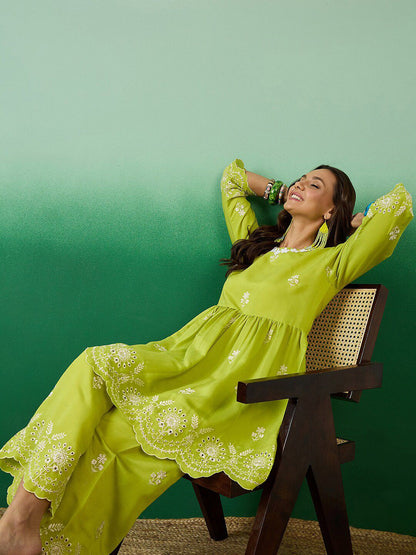Dhiyona SN Women's Floral Embroidered V-Neck Kurti With Palazzo
