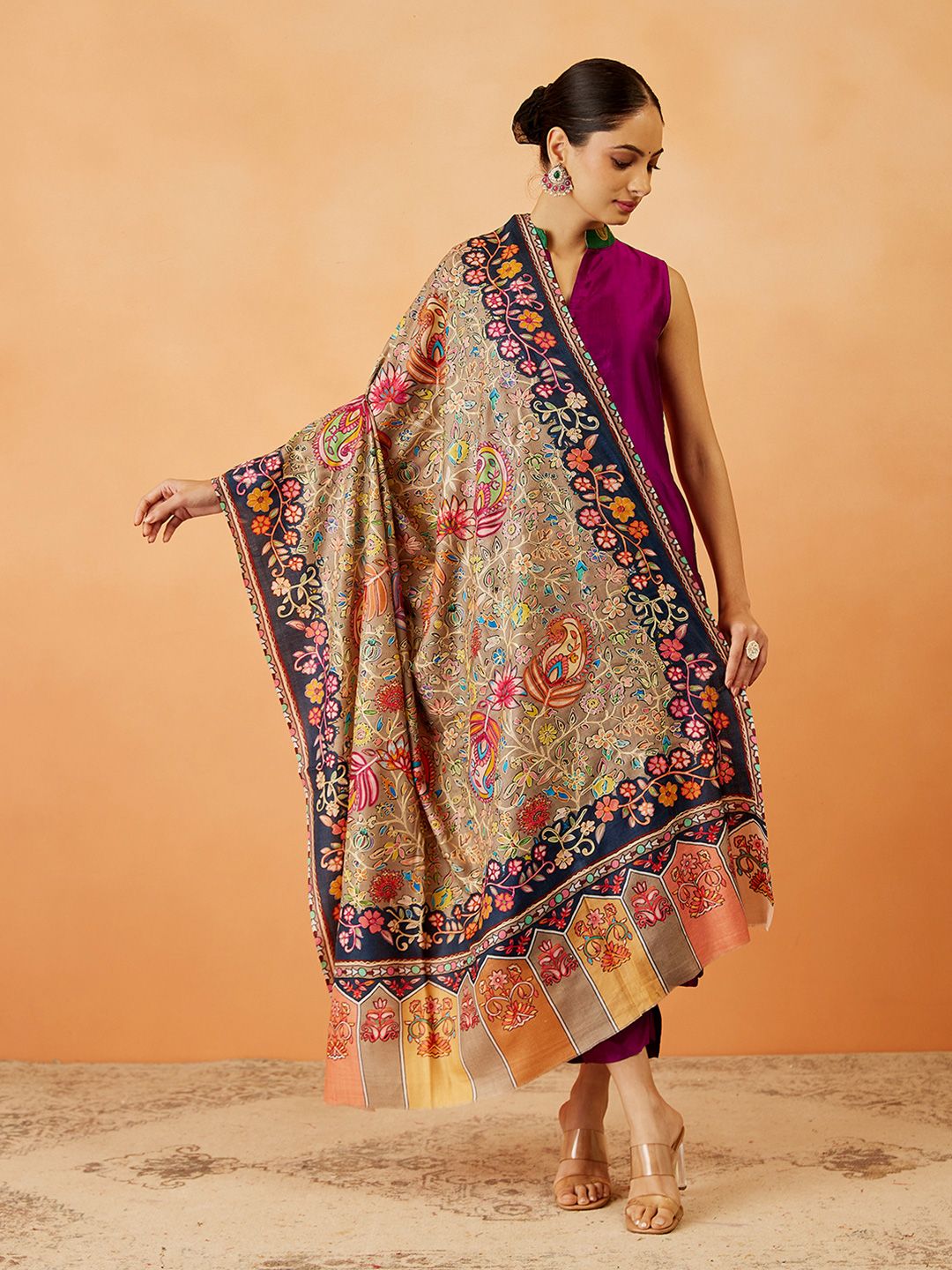 Dhiyona PA Women Floral Embroidered Shawl