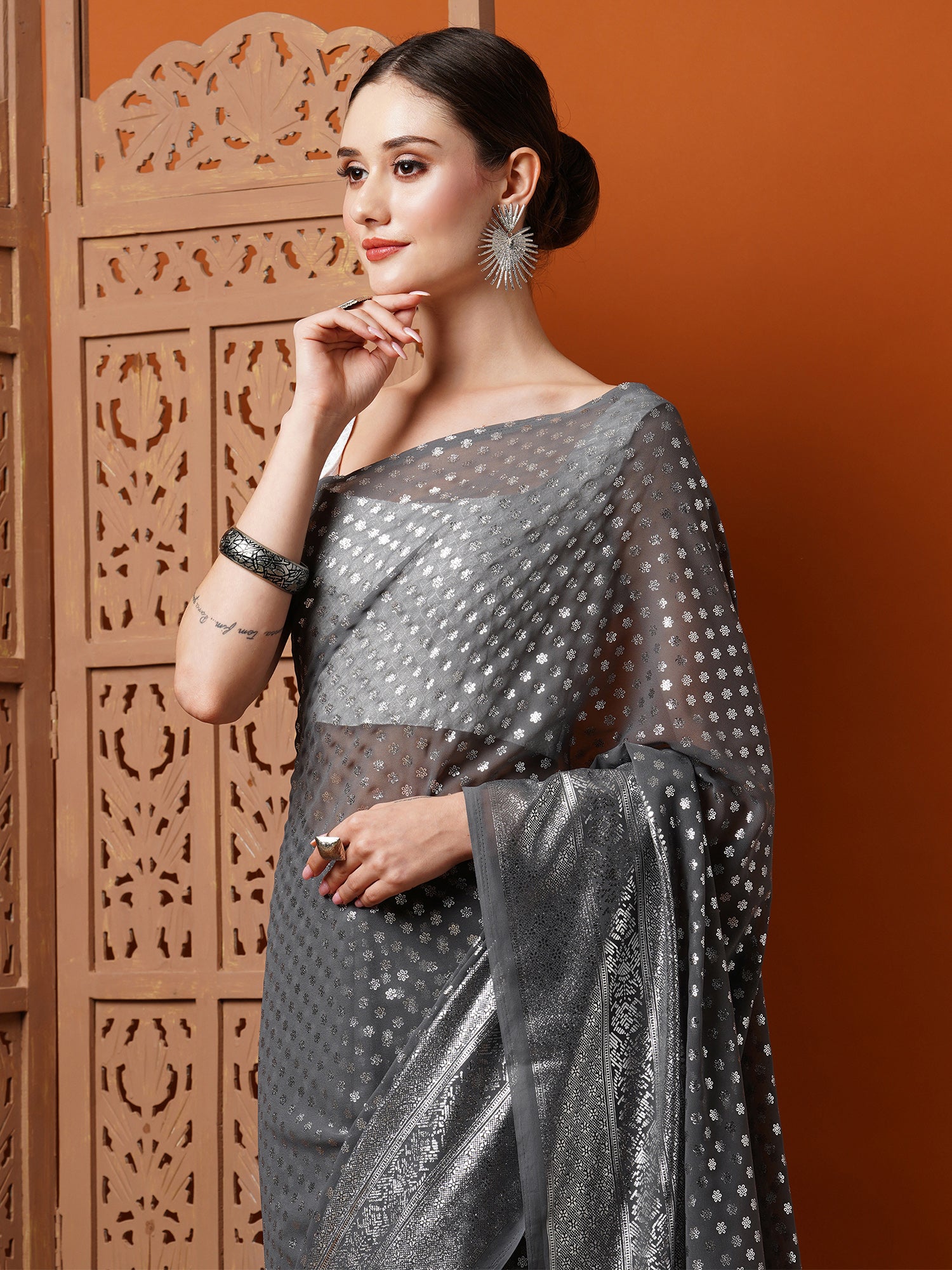 Women's Georgette Grey Printed Designer Saree With Blouse Piece