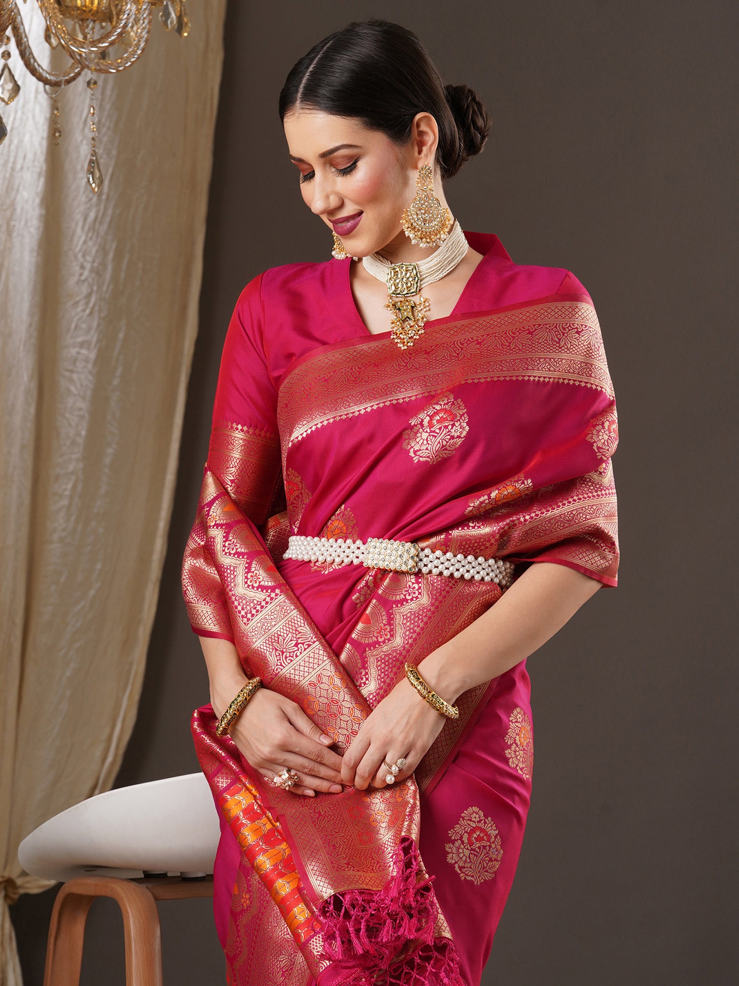 Women's Silk Blend Pink Woven Design Designer Saree With Blouse Piece