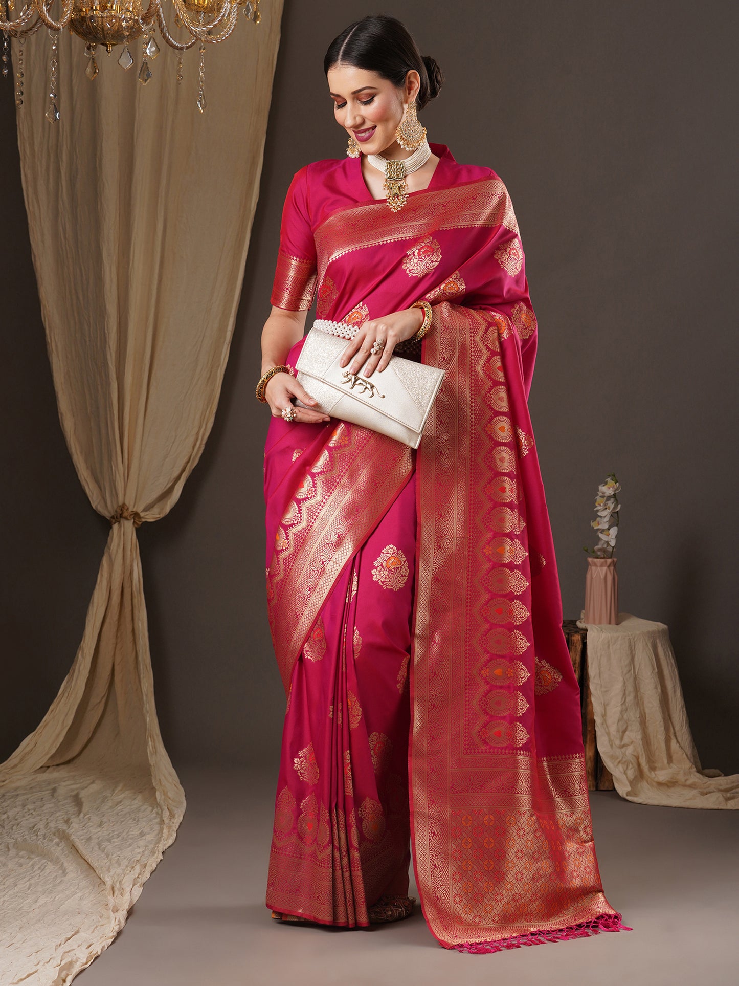 Women's Silk Blend Pink Woven Design Designer Saree With Blouse Piece