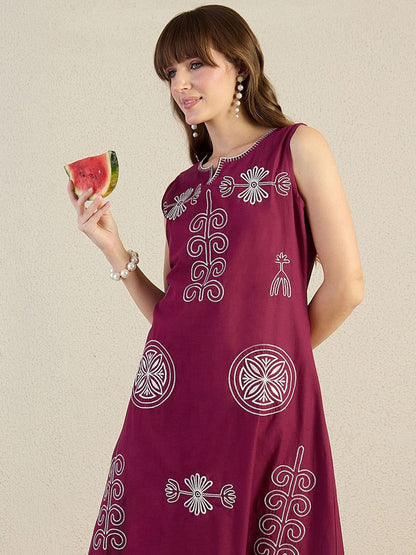 Floral Embroidered Notch Neck Thread Work Pure Cotton Straight Kurta & Palazzos