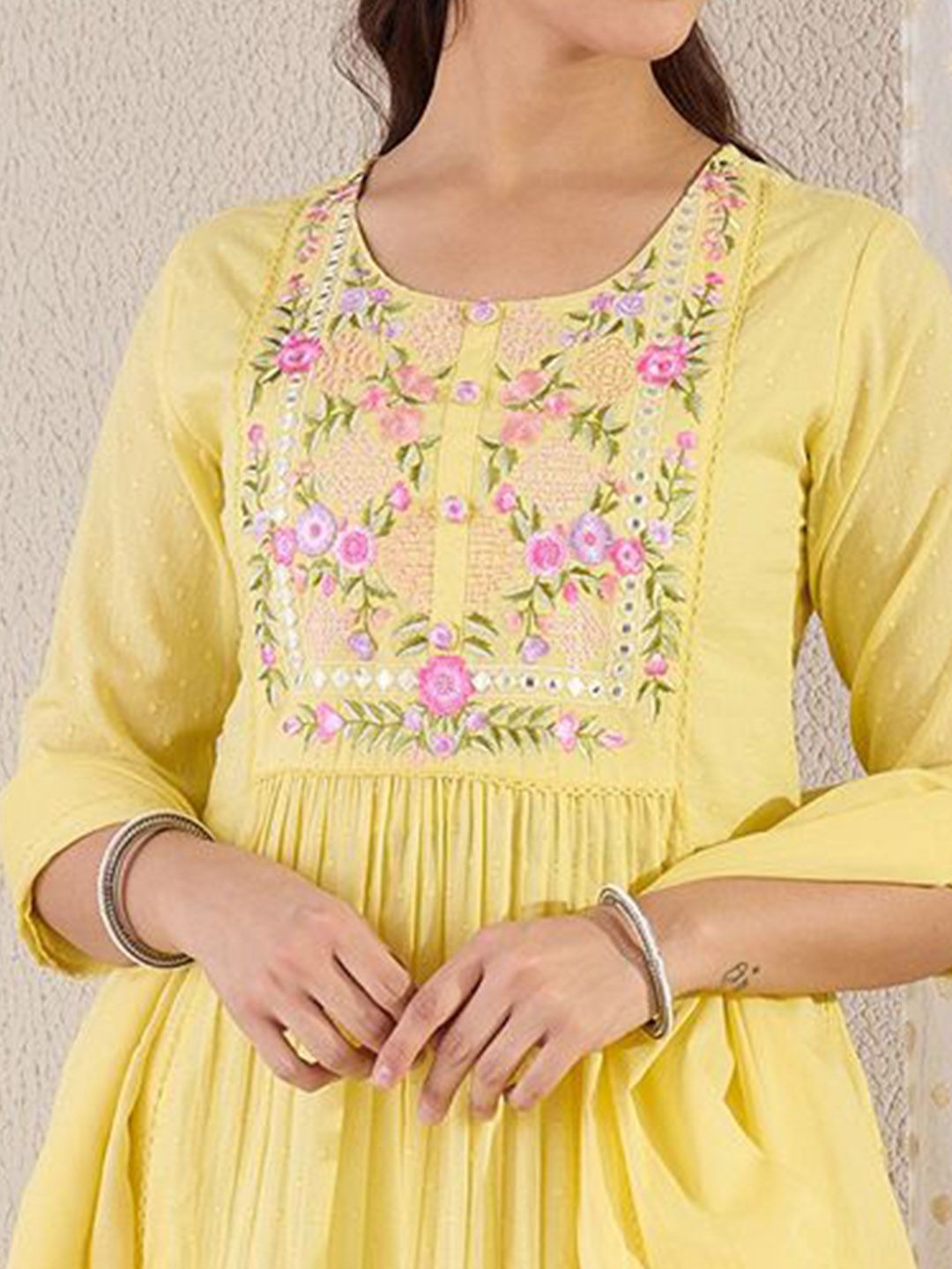 Dhiyona IE Women Floral Embroidered Cotton Kurta with Trousers & Dupatta